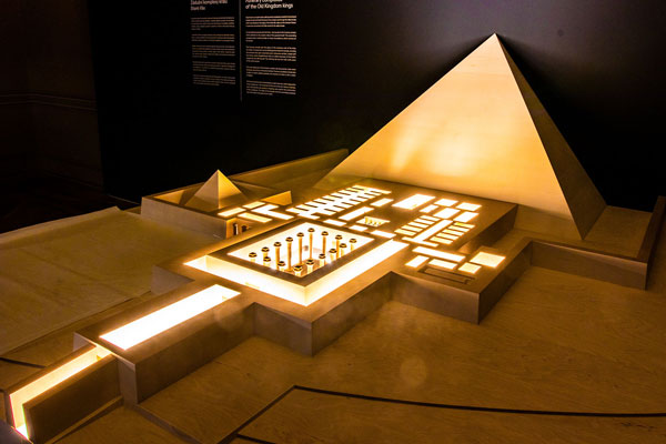 Sluneční králové – výstava největších archeologických objevů českých egyptologů v lokalitě Abúsír!