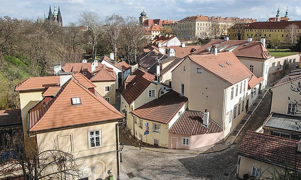Nový svět v Praze – pohled k Černínskému paláci