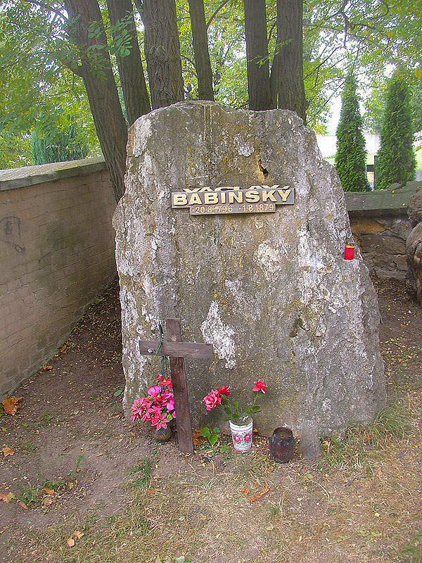 Hrob Václava Babinského na hřbitově v Řepích. 