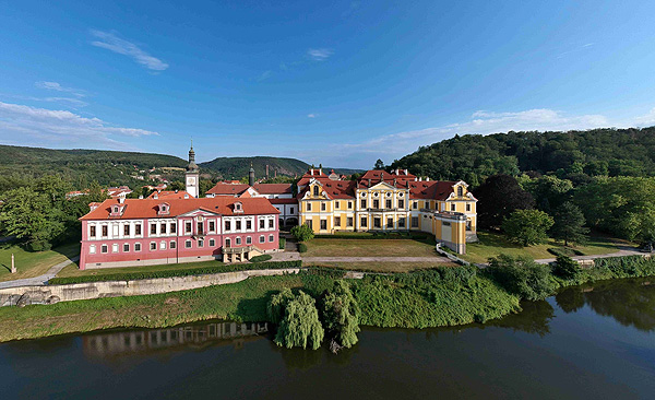 Zbraslavský klášter, vycházka 19. 1. (zdroj: Mapy.cz, foto Pavel Dvorak)