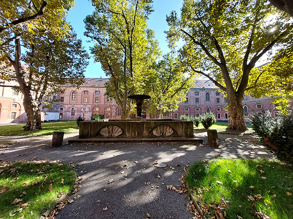 Invalidovna Karlín, vycházka 30. 9. (zdroj: Mapy.cz, foto Jarda Nedoma)