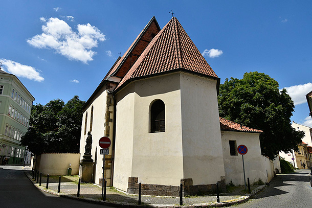 Kostel sv. Jana Křtitele Na Prádle, vycházka 7. 10. (zdroj: Mapy.com, foto Josef Pokorak)